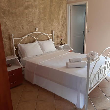 "Twin Apartments" In Kyparissia Exterior foto